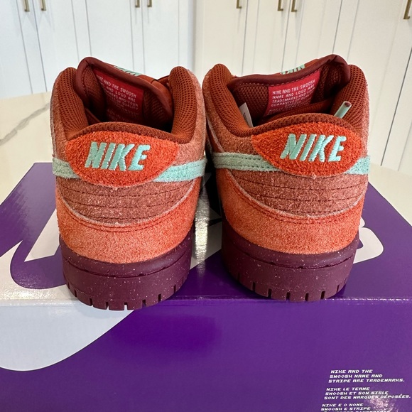 Nike Dunk Low SB Mystic Red - Picture 4 of 6